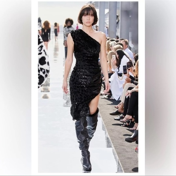 NEW! DUNDAS x REVOLVE Hendrix Midi Dress in Black Size Small - Picture 5 of 14